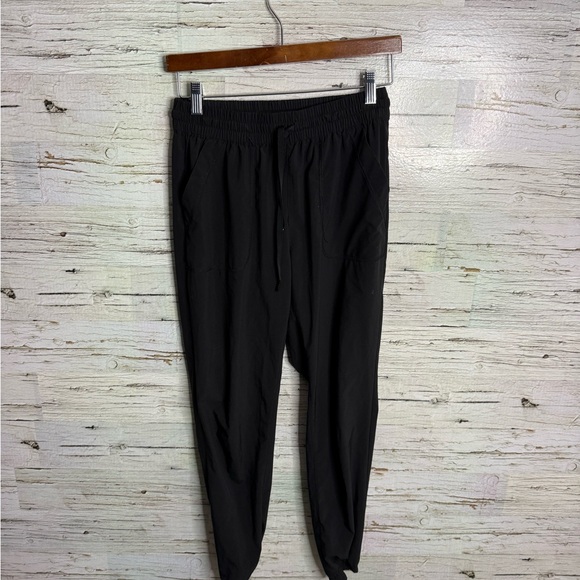 Aritzia TNA - Speed Jogger small black pants - Picture 1 of 7